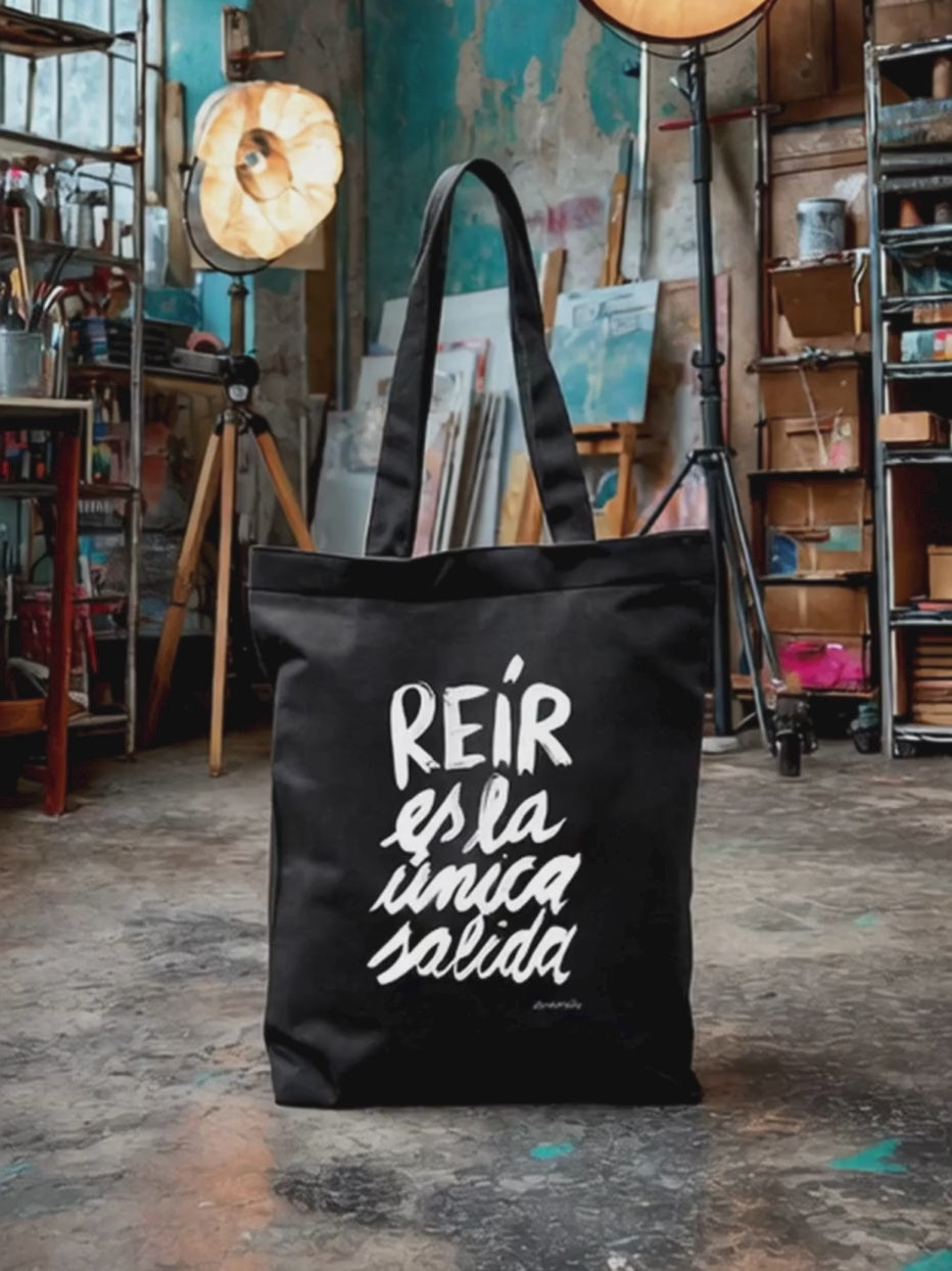 Tote Bag "Reír es la única salida" tipográfico